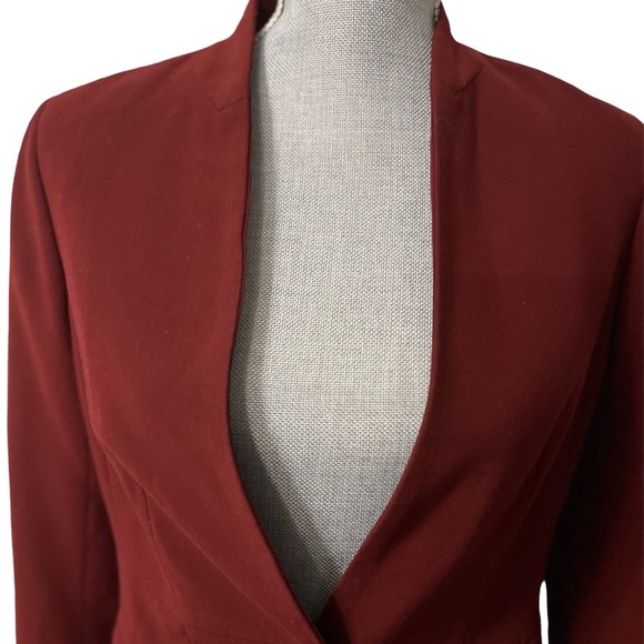 Le Chateau Blazer - Picture 2 of 10